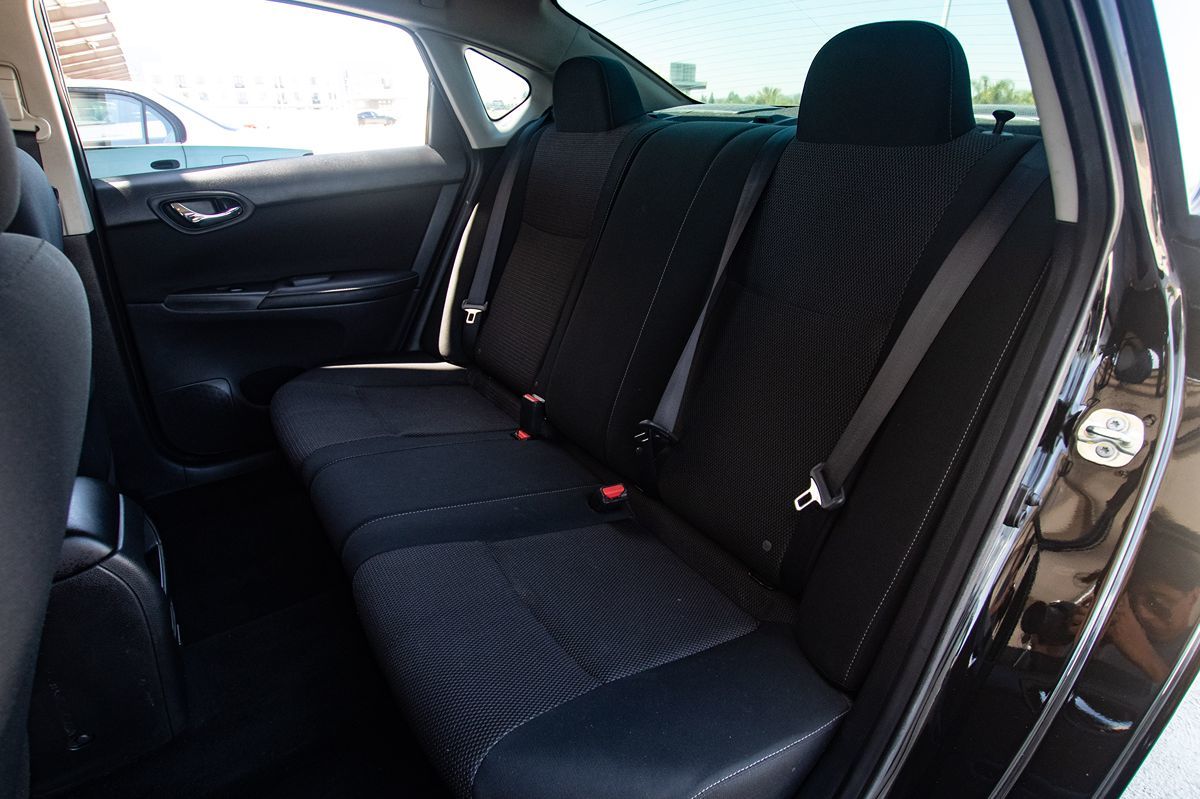 2019 Nissan Sentra S photo 6