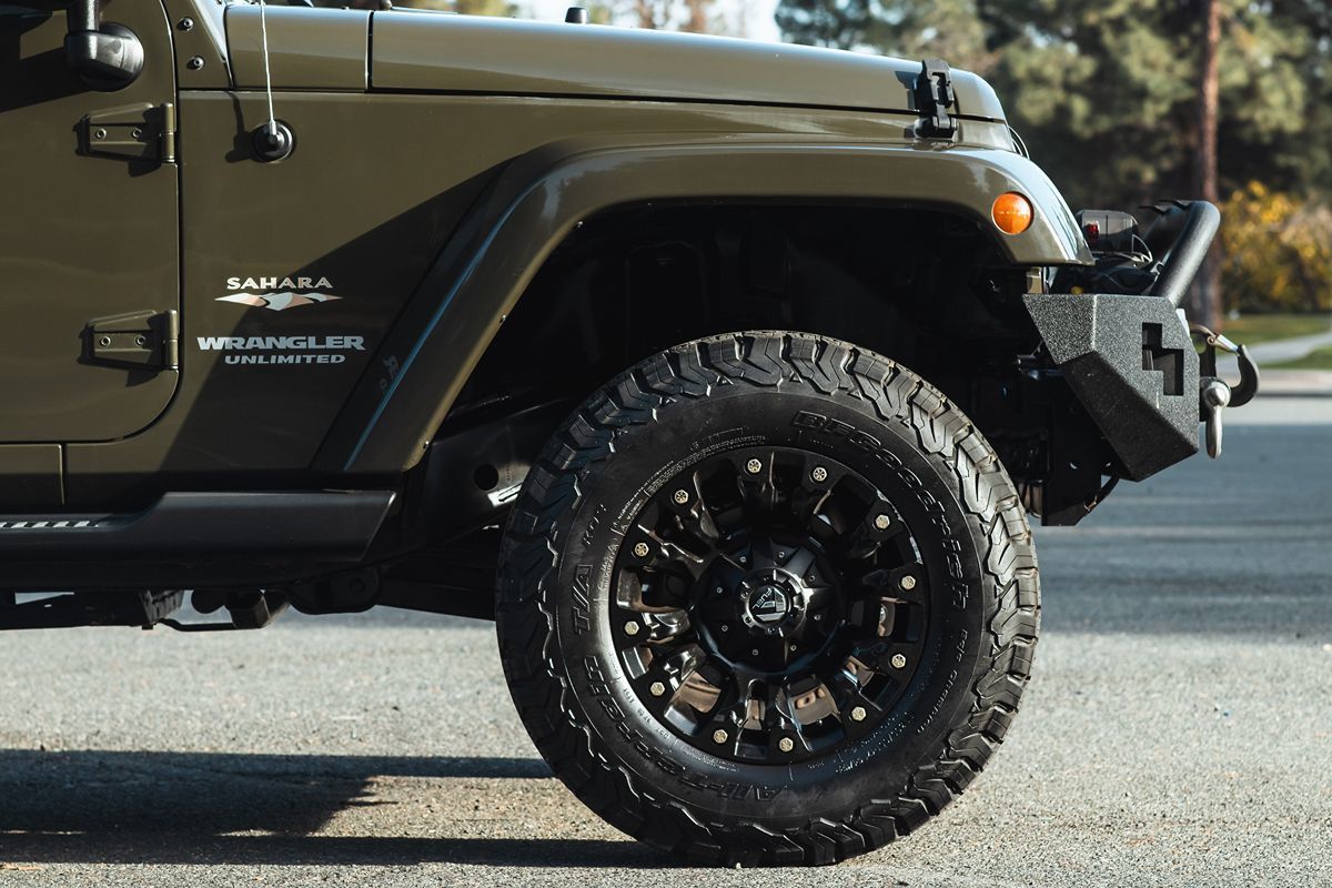 2015 Jeep Wrangler Unlimited Sahara photo 3