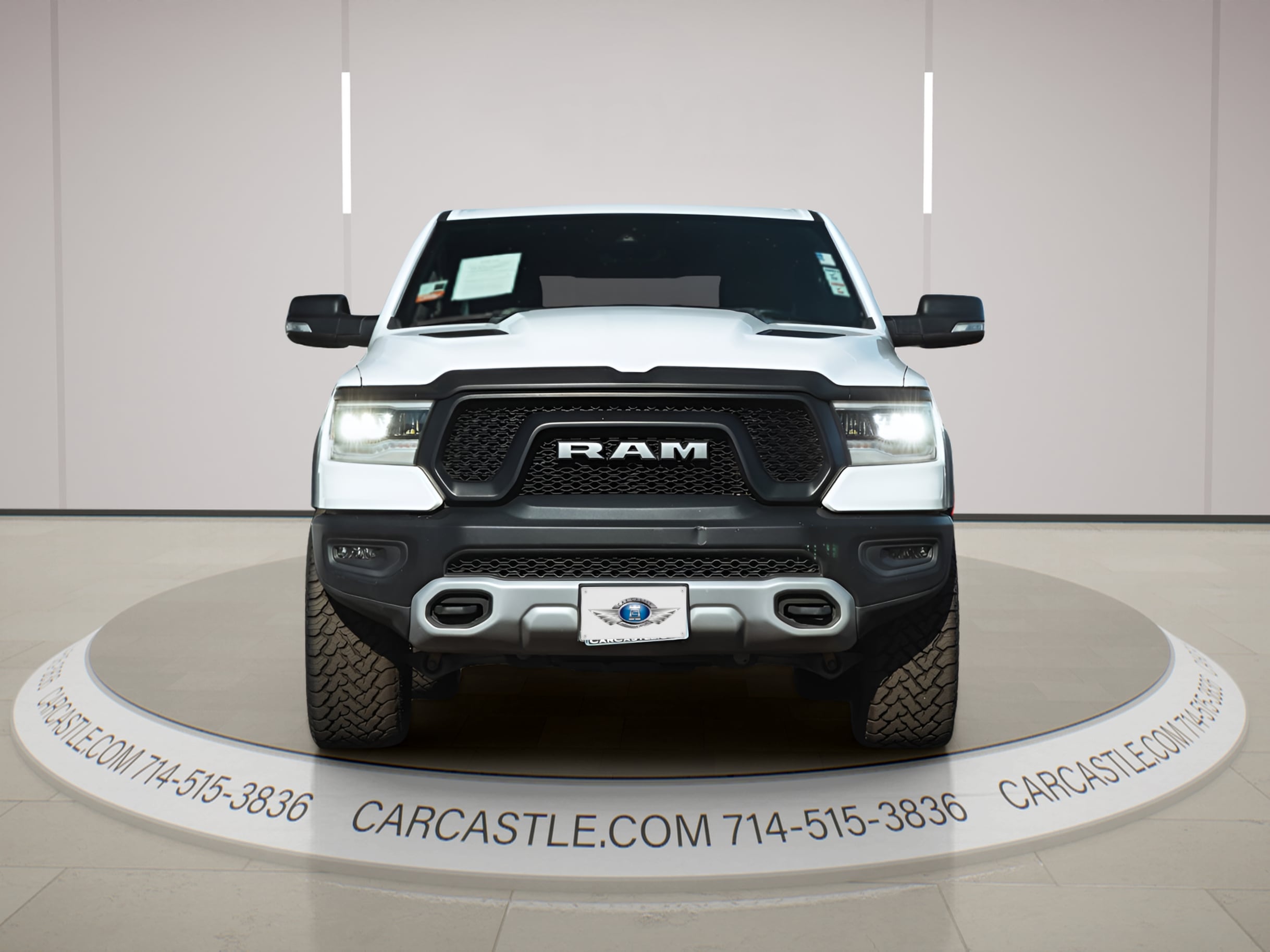 View vehicle photo 5