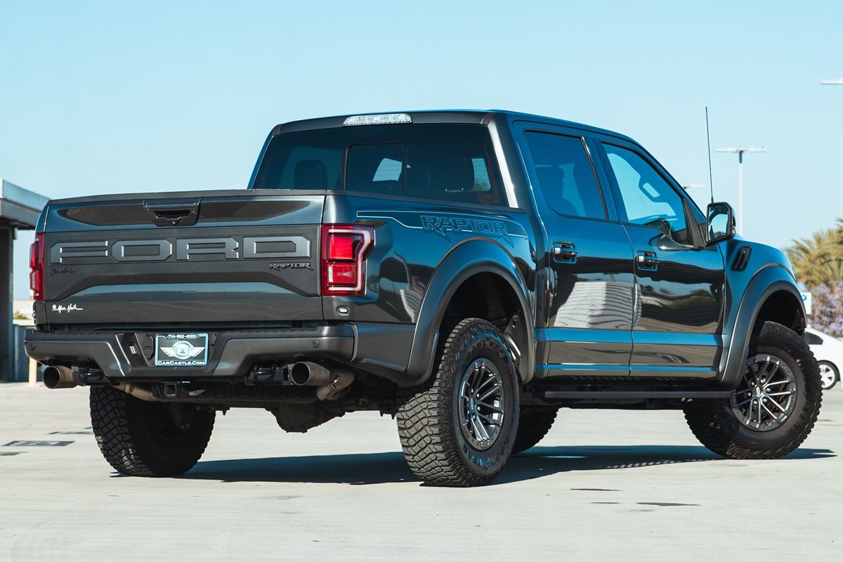2019 Ford F-150 Raptor photo 2