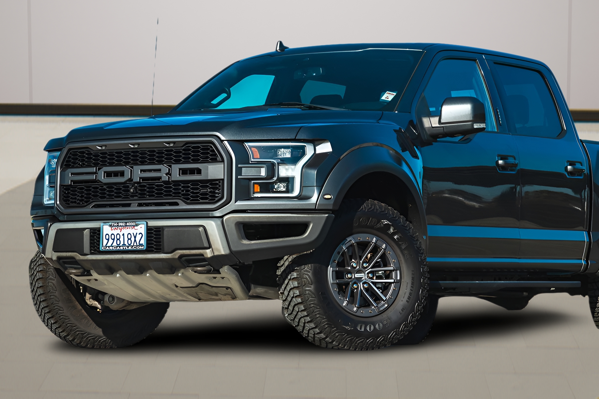 View vehicle photo 6