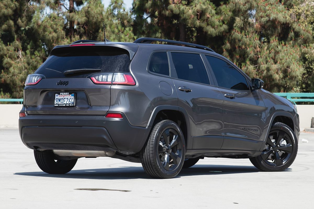 2019 Jeep Cherokee Latitude photo 2