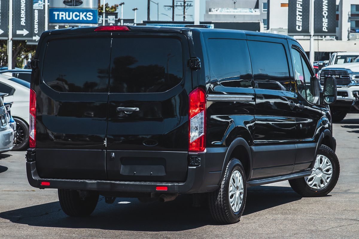 2017 Ford Transit Van photo 3