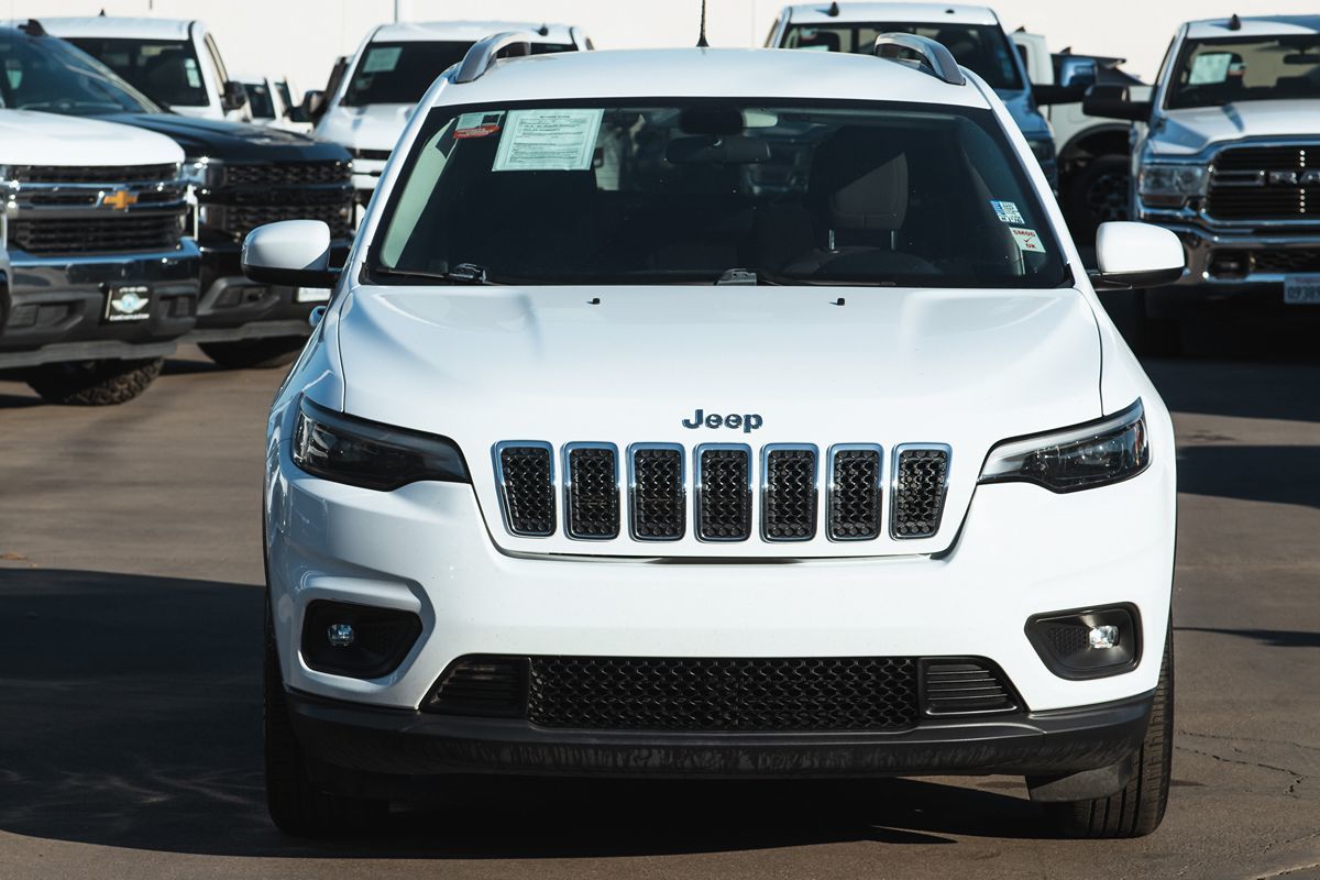 2019 Jeep Cherokee Latitude photo 2