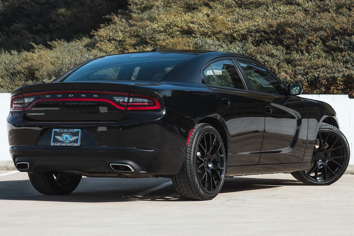 2022 Dodge Charger SXT photo 2