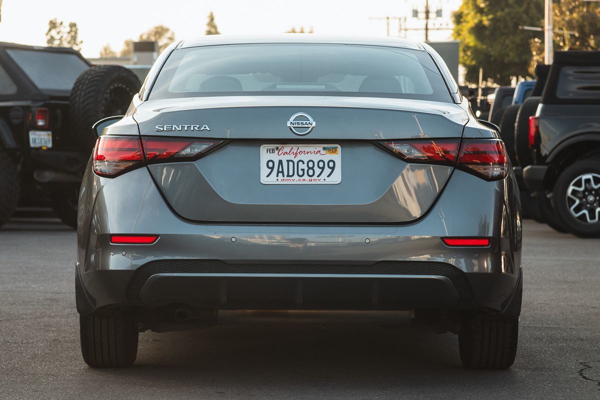 2022 Nissan Sentra S photo 4