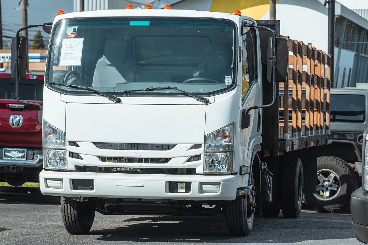 2016 Isuzu NPR photo 3