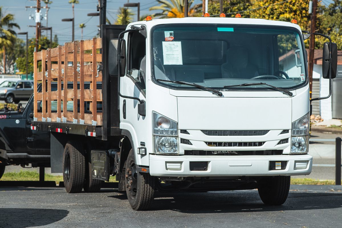 2016 Isuzu NPR photo 4