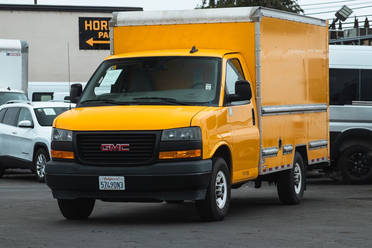 2020 Gmc Savana 3500 Cutaway photo 2