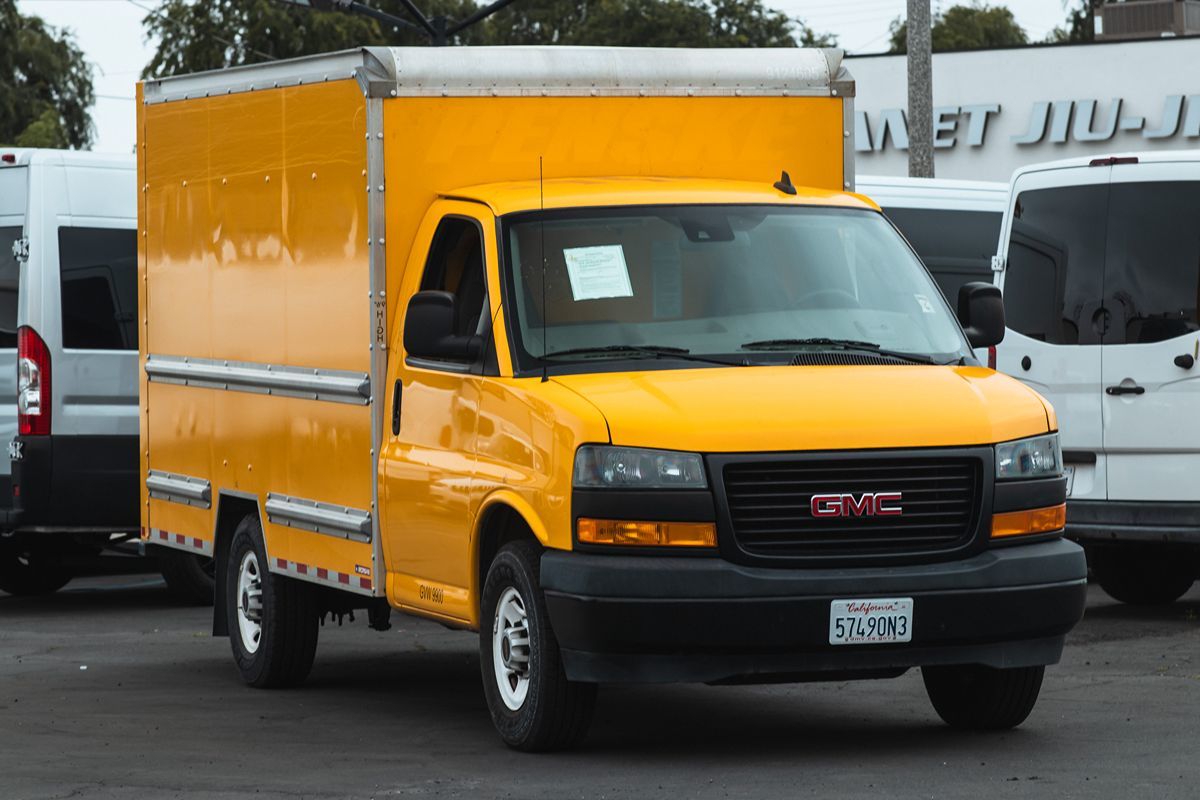 2020 Gmc Savana 3500 Cutaway photo 4