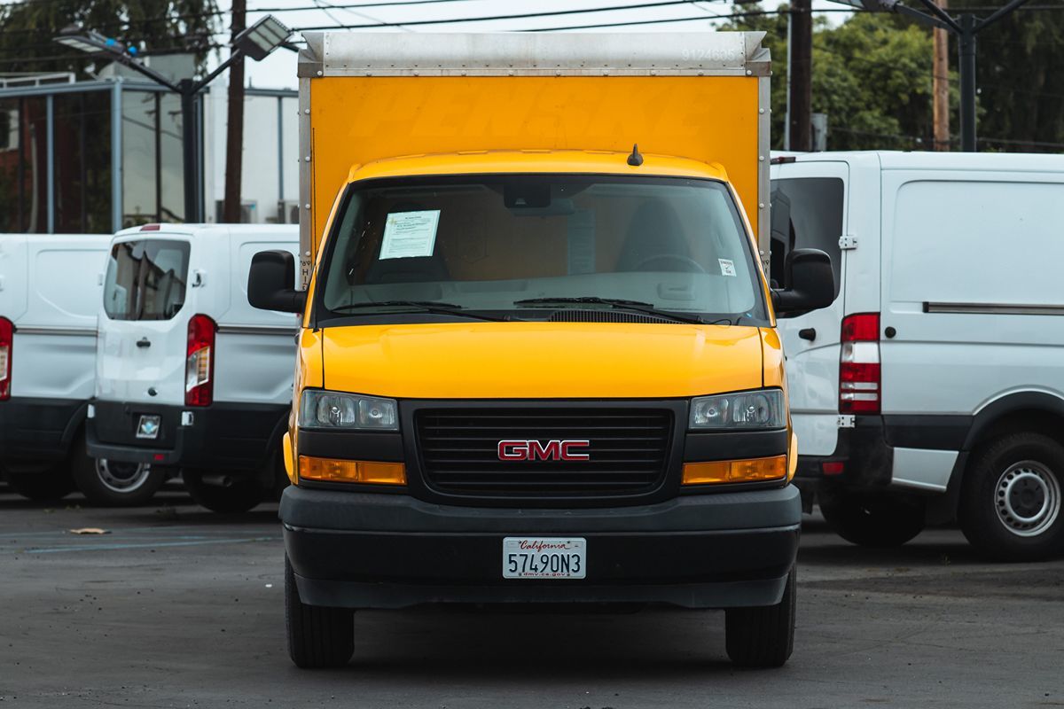 2020 Gmc Savana 3500 Cutaway photo 3
