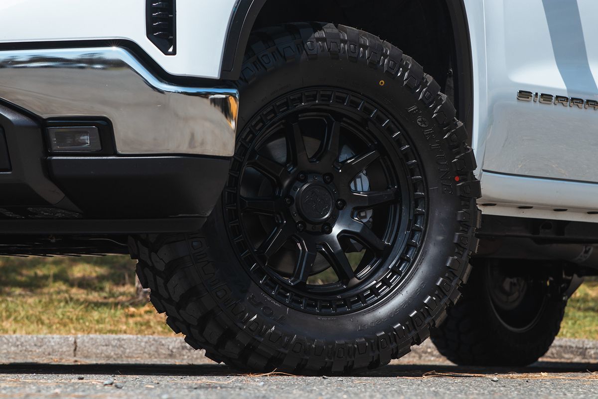 2024 Gmc Sierra 1500 SLT photo 3