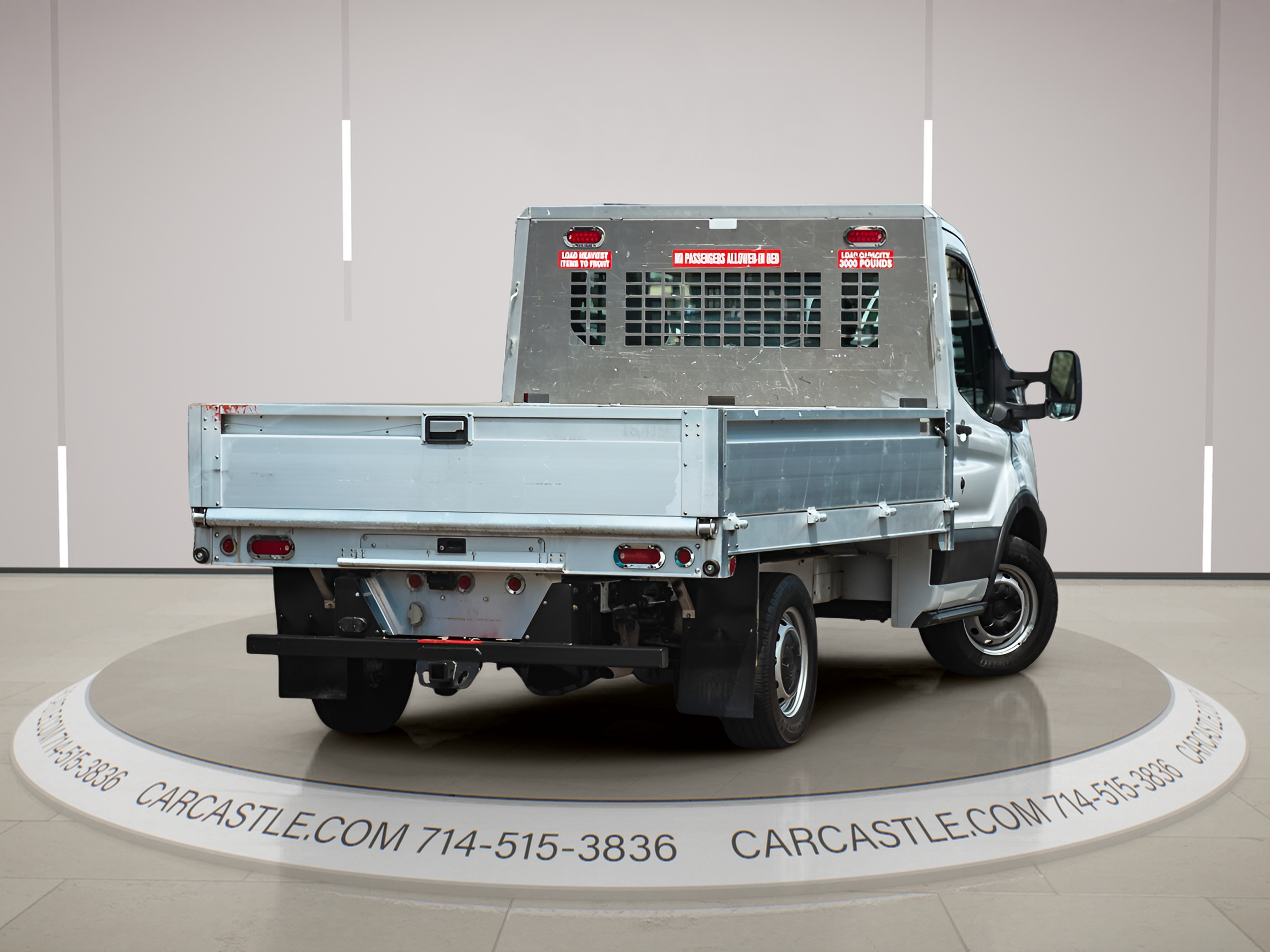 View vehicle photo 2