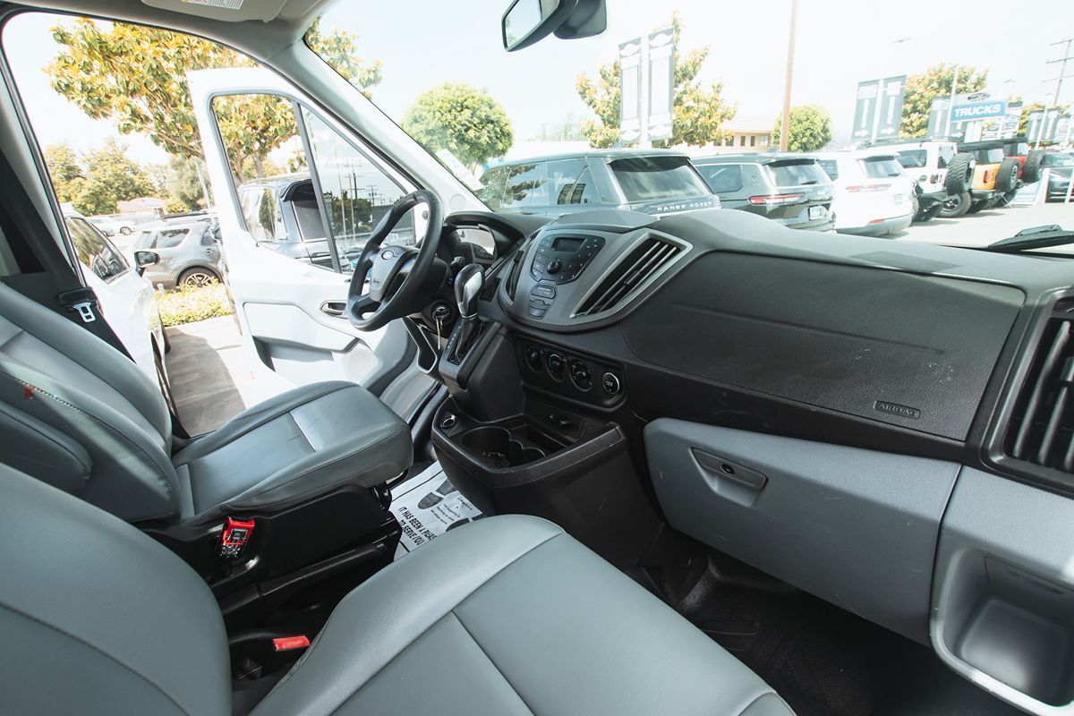 2018 Ford Transit Chassis Cab Base - Photo 18