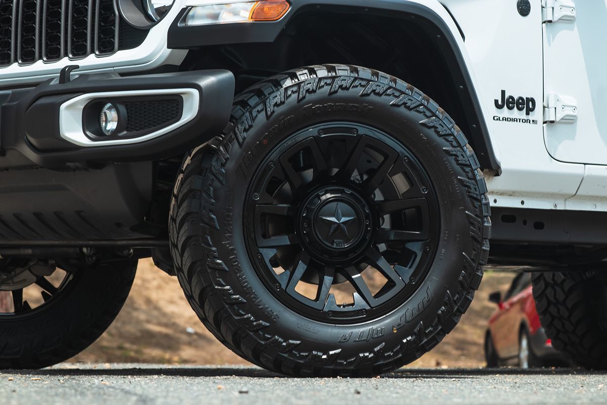2024 Jeep Gladiator Sport S photo 3