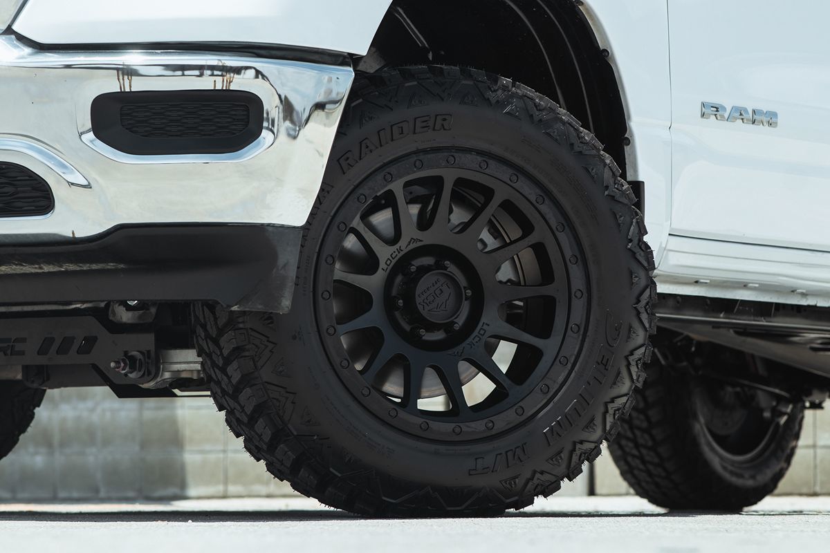 2024 Ram 1500 Laramie photo 3