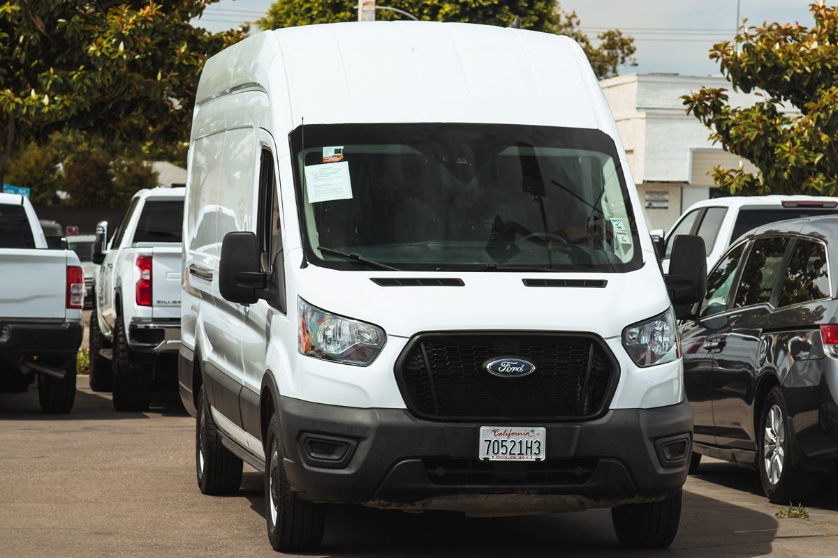 2022 Ford Transit Cargo Van photo 2