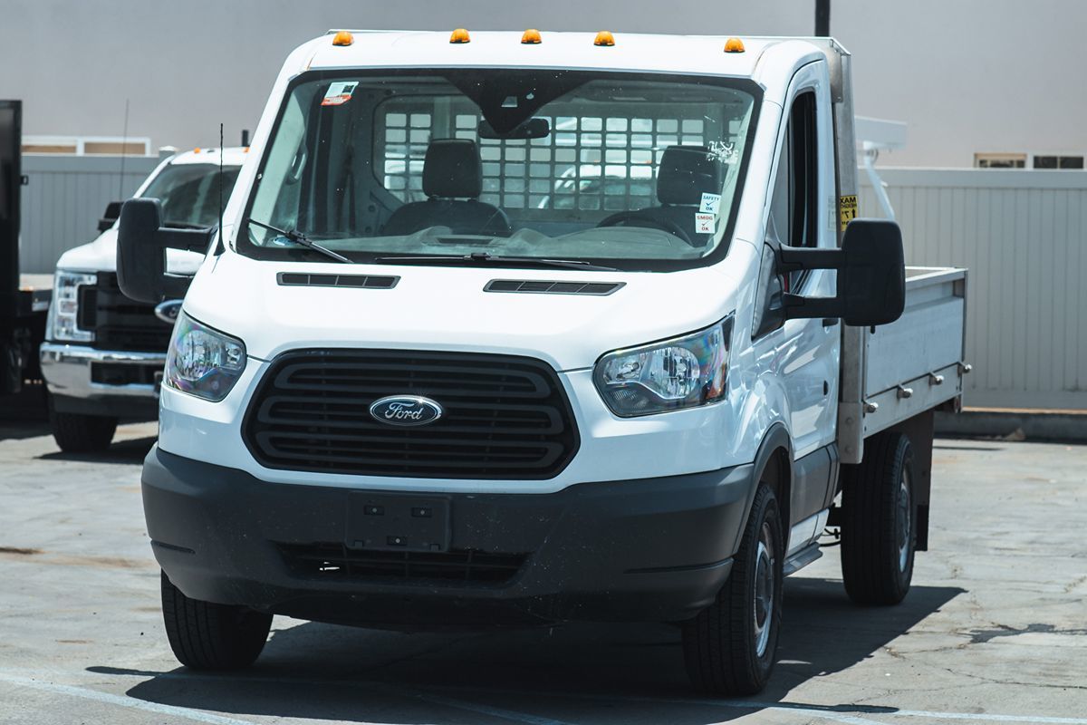 2018 Ford Transit Chassis Cab Base - Photo 2