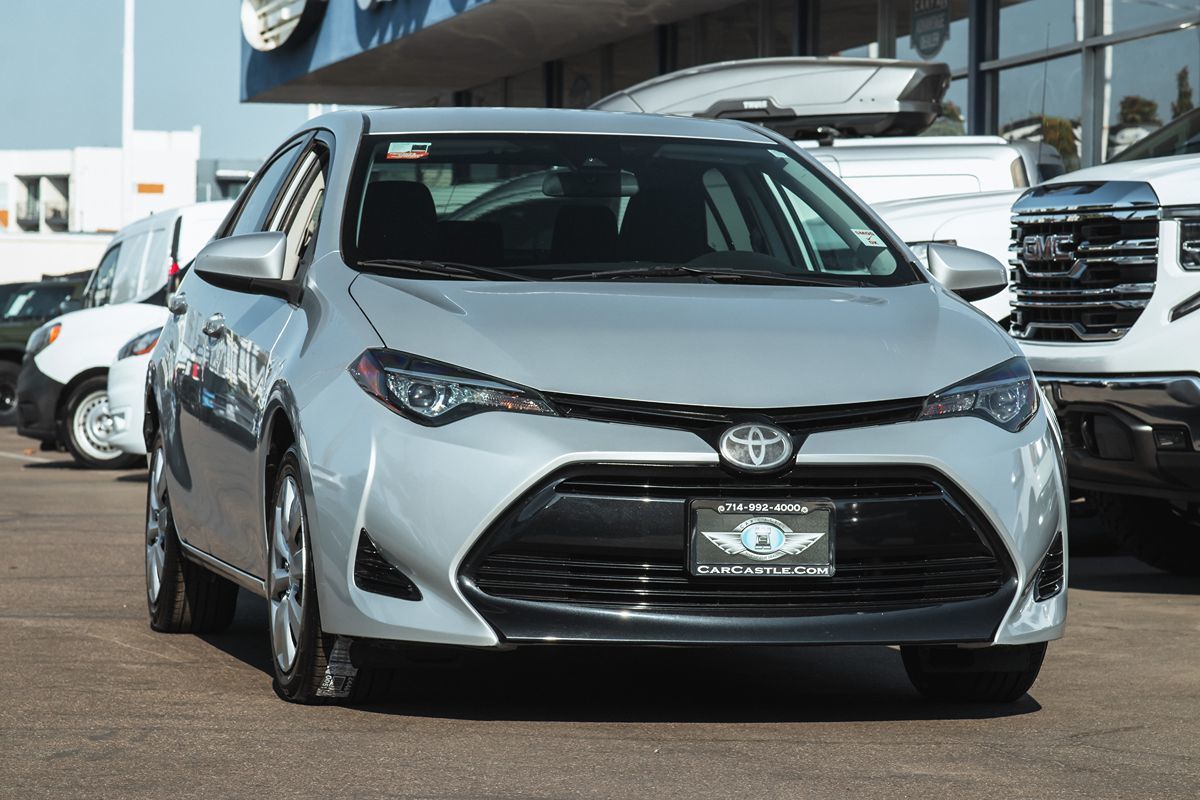 2018 Toyota Corolla LE photo 4