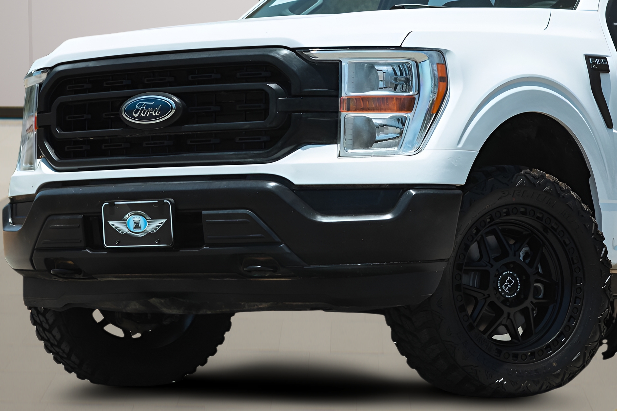 2022 Ford F-150 XL - Photo 2
