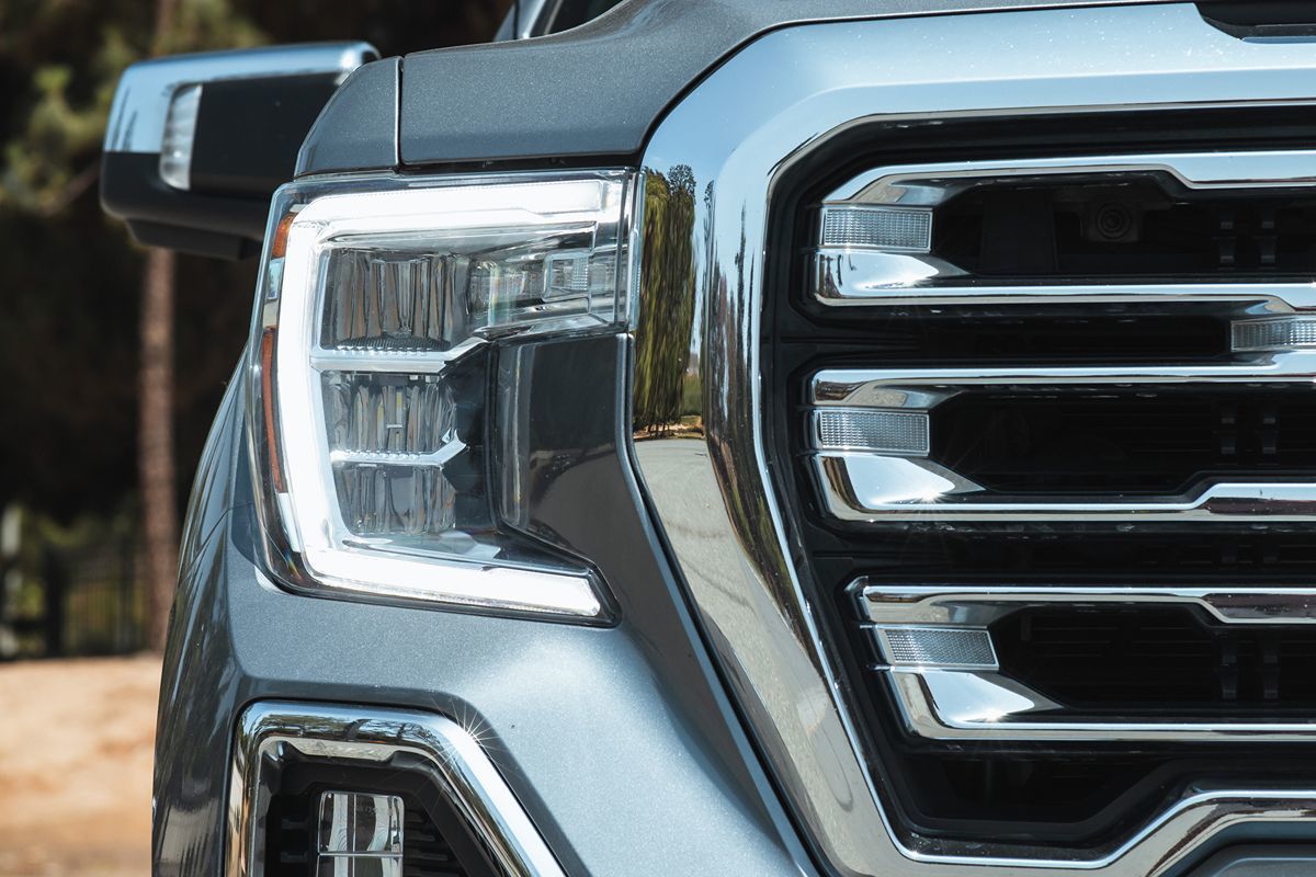 2021 Gmc Sierra 1500 SLT photo 2