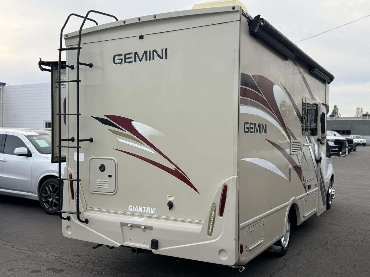 View vehicle photo 5