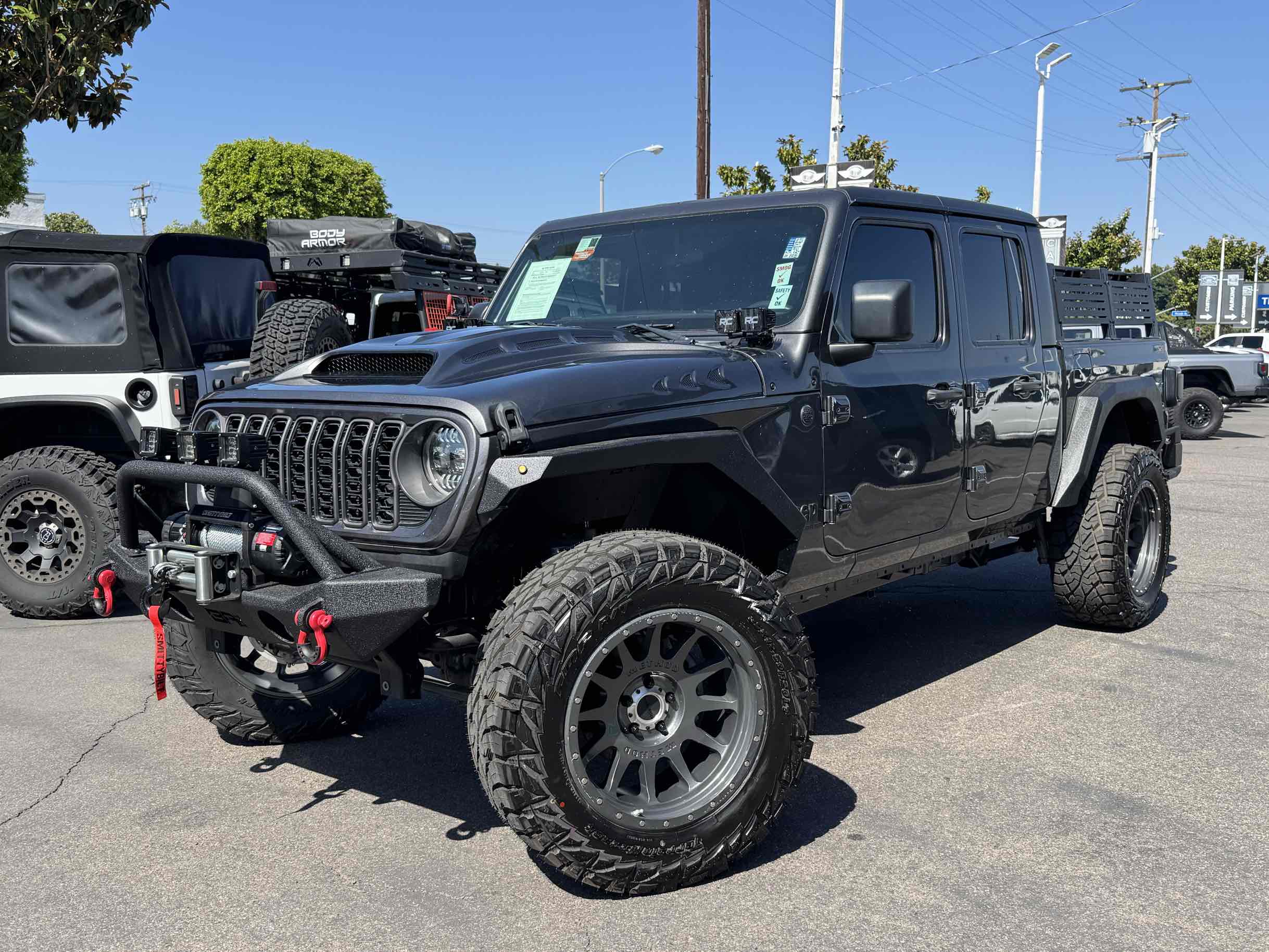 2024 Jeep Gladiator Sport's photo