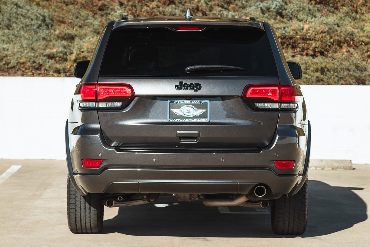2017 Jeep Grand Cherokee Altitude photo 4