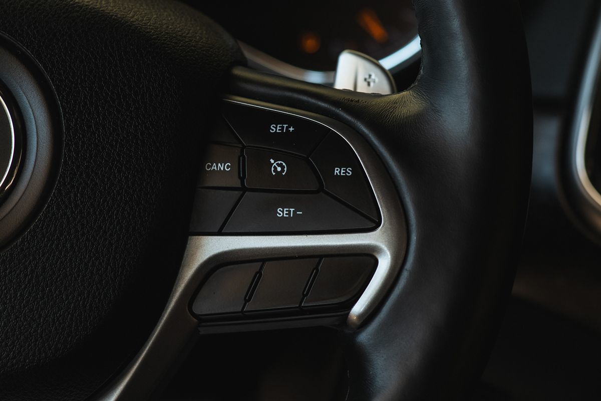 2017 Jeep Grand Cherokee Altitude photo 25