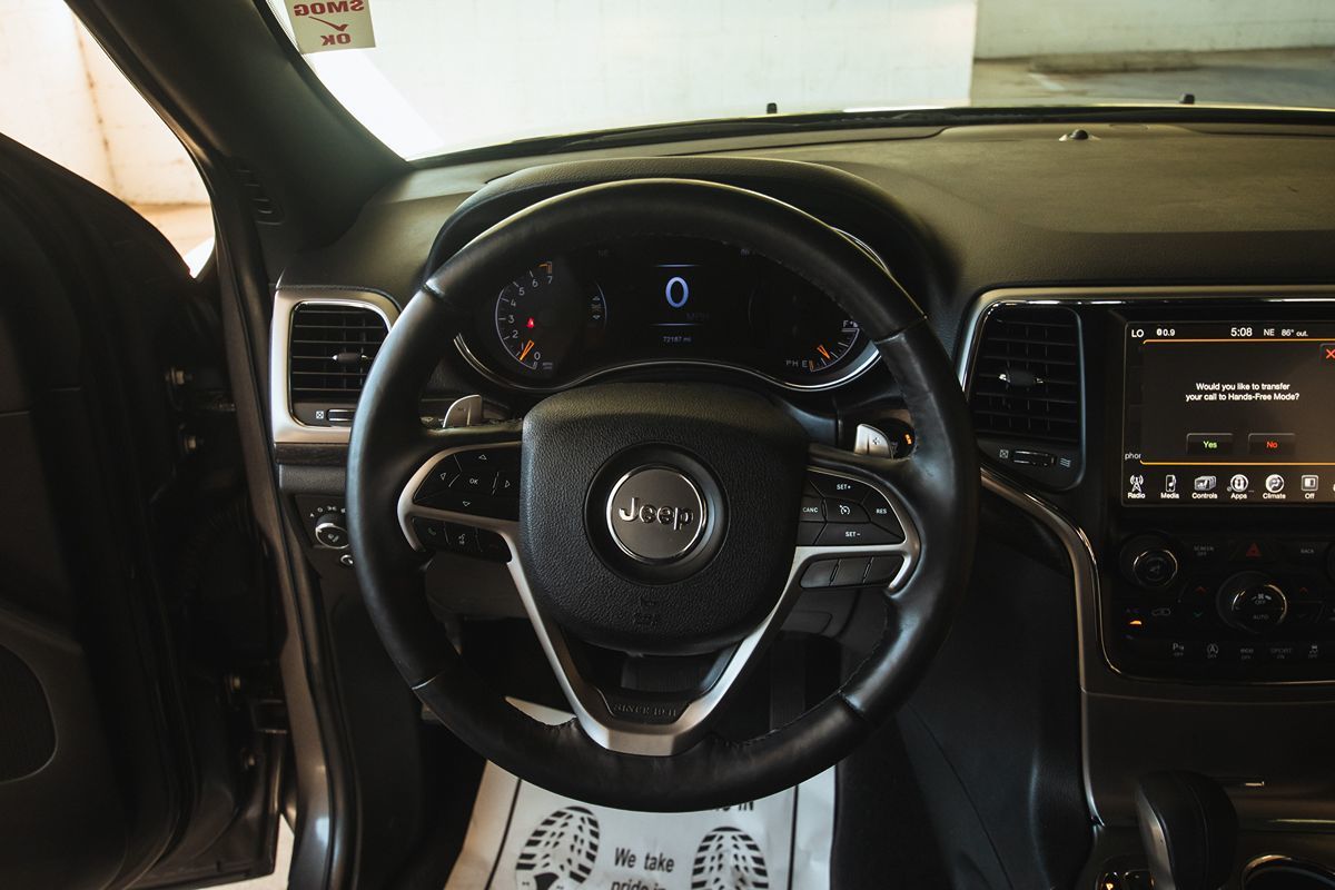 2017 Jeep Grand Cherokee Altitude photo 23