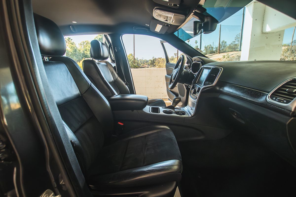 2017 Jeep Grand Cherokee Altitude photo 11