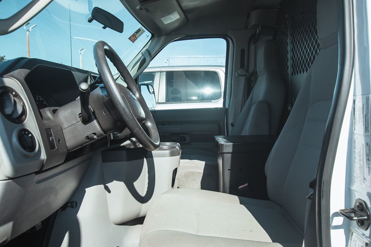 2013 Ford E-150 photo 6