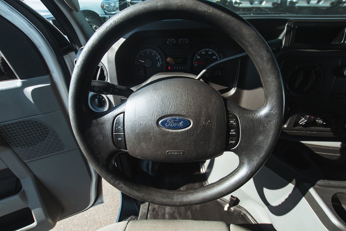 2013 Ford E-150 photo 7