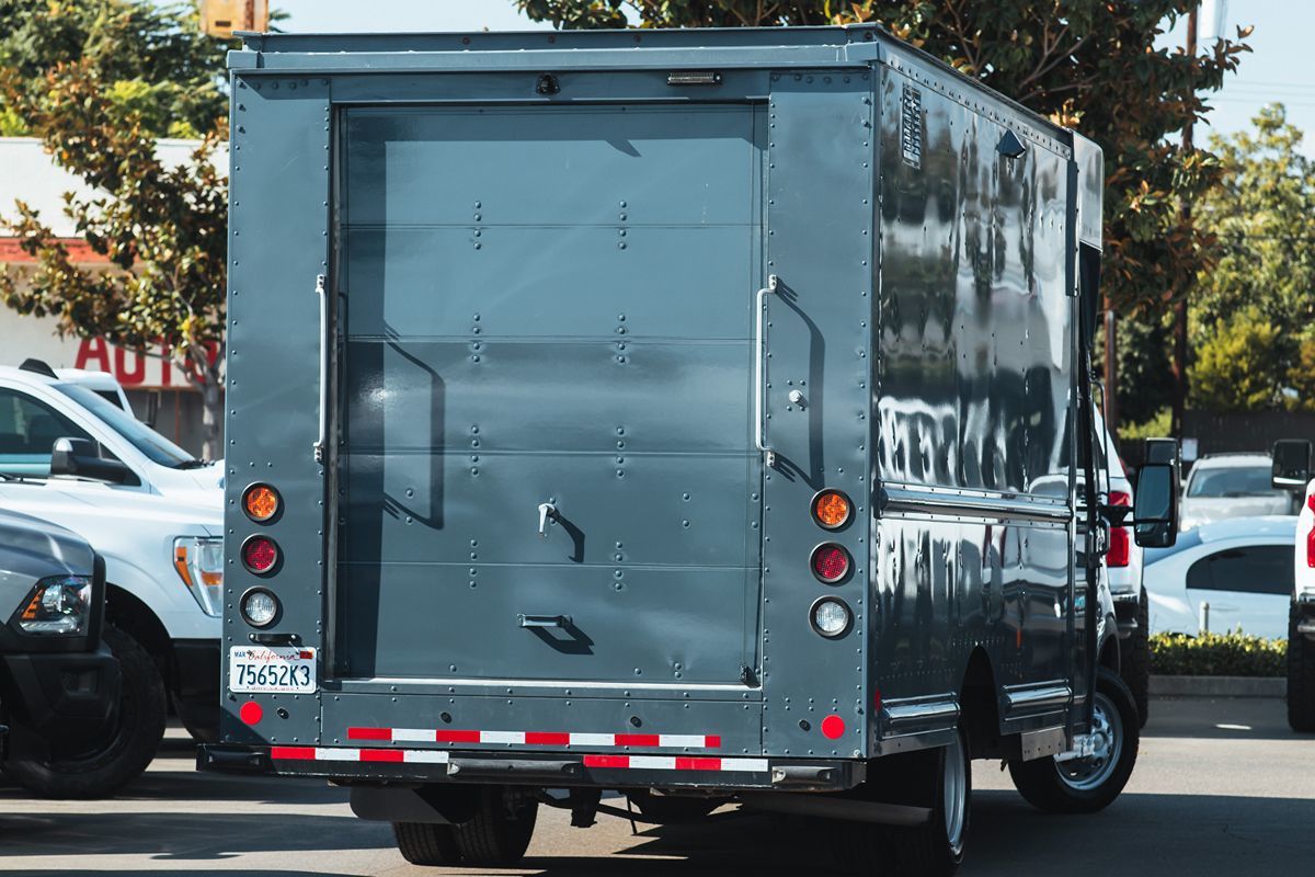 2021 Ford Transit Cutaway photo 4