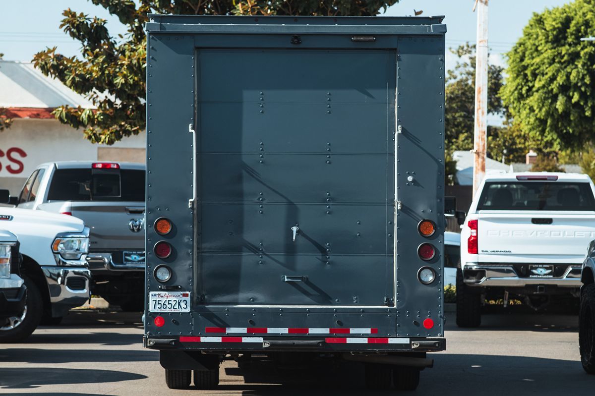 2021 Ford Transit Cutaway photo 6