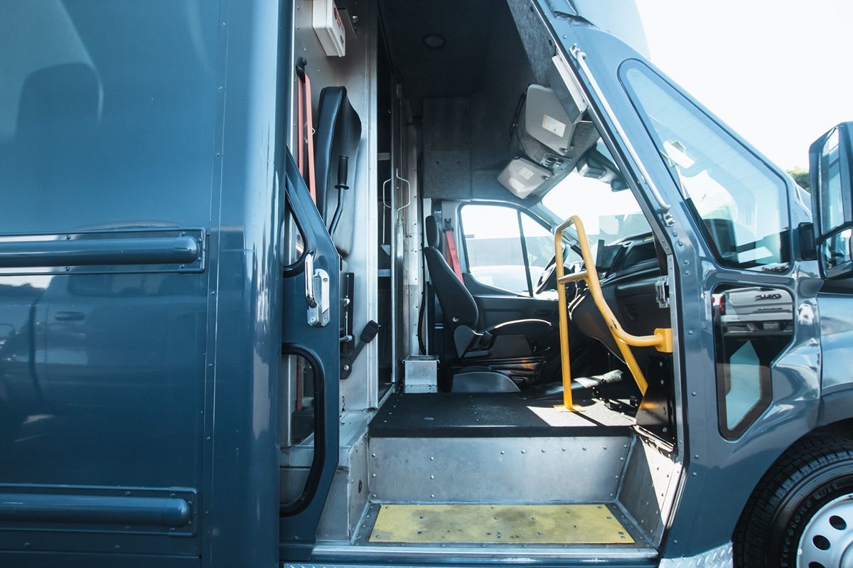 2021 Ford Transit Cutaway photo 9