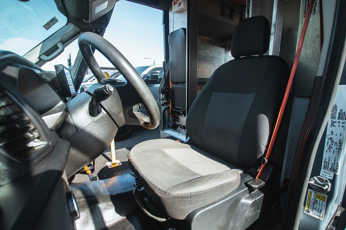 2021 Ford Transit Cutaway photo 16
