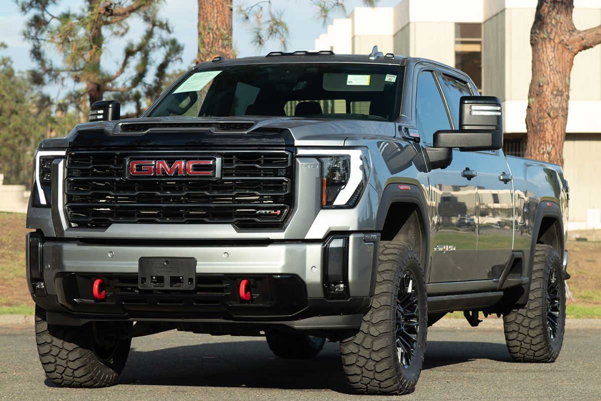 2024 Gmc Sierra HD AT4 photo 8