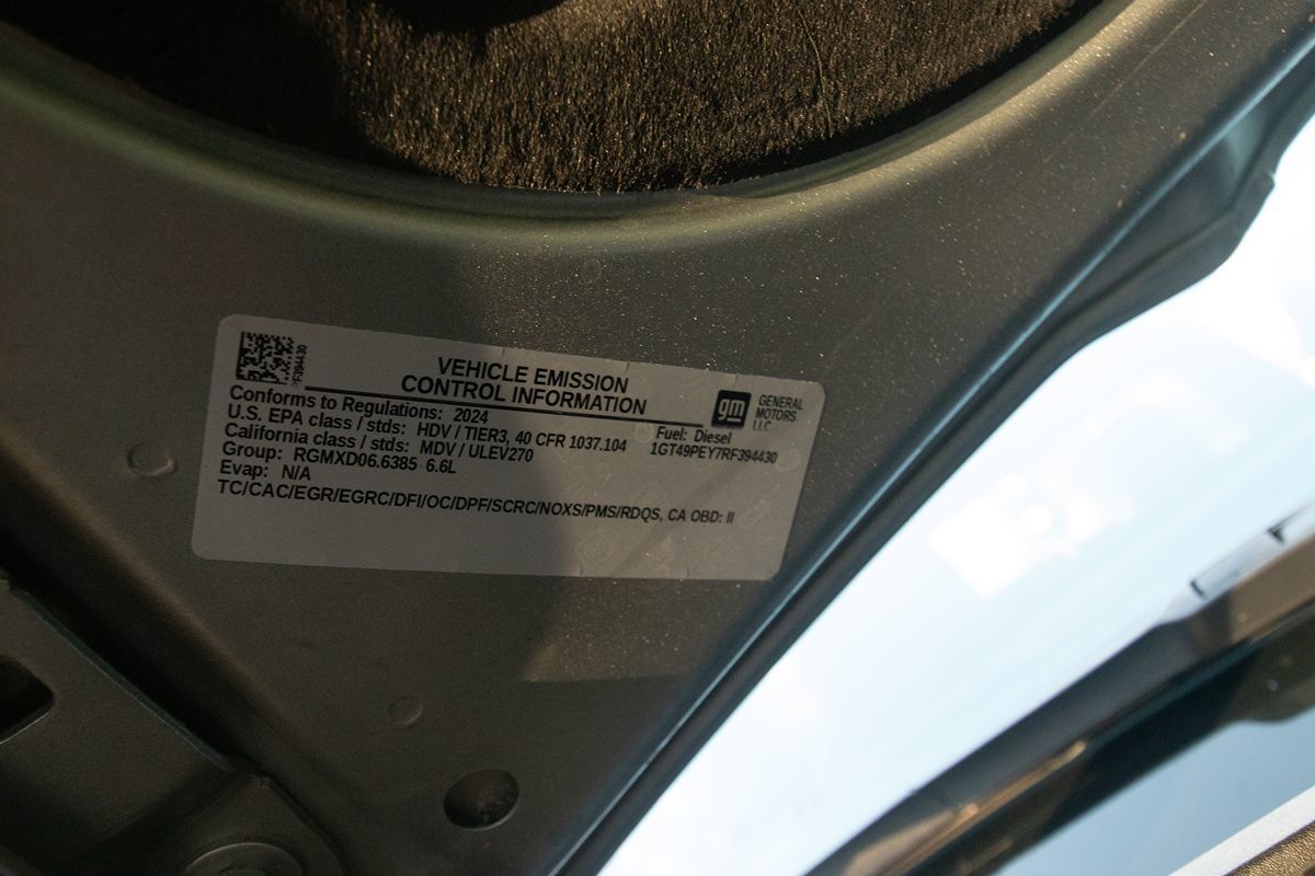 2024 Gmc Sierra HD AT4 photo 39