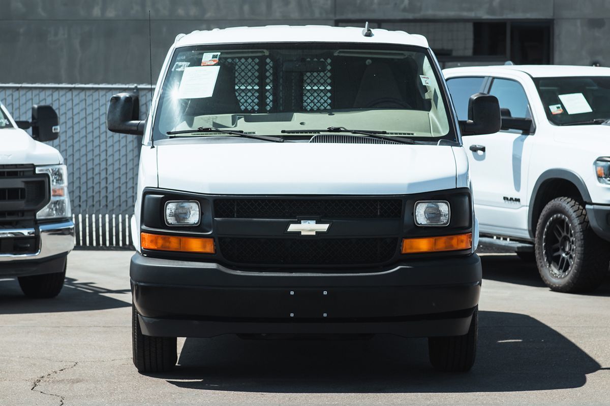 2017 Chevrolet Express Cargo Van photo 2