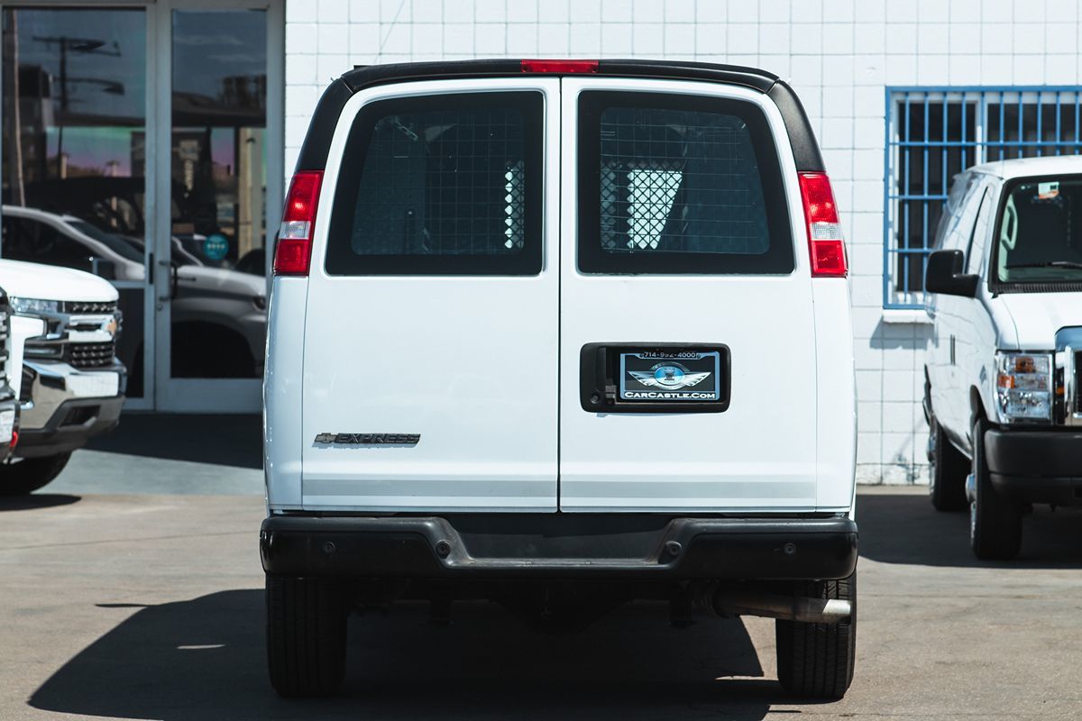 2017 Chevrolet Express Cargo Van photo 5
