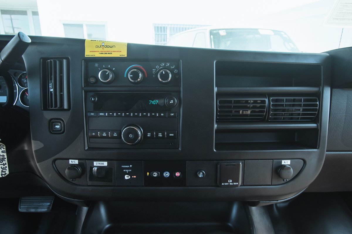 2017 Chevrolet Express Cargo Van photo 17