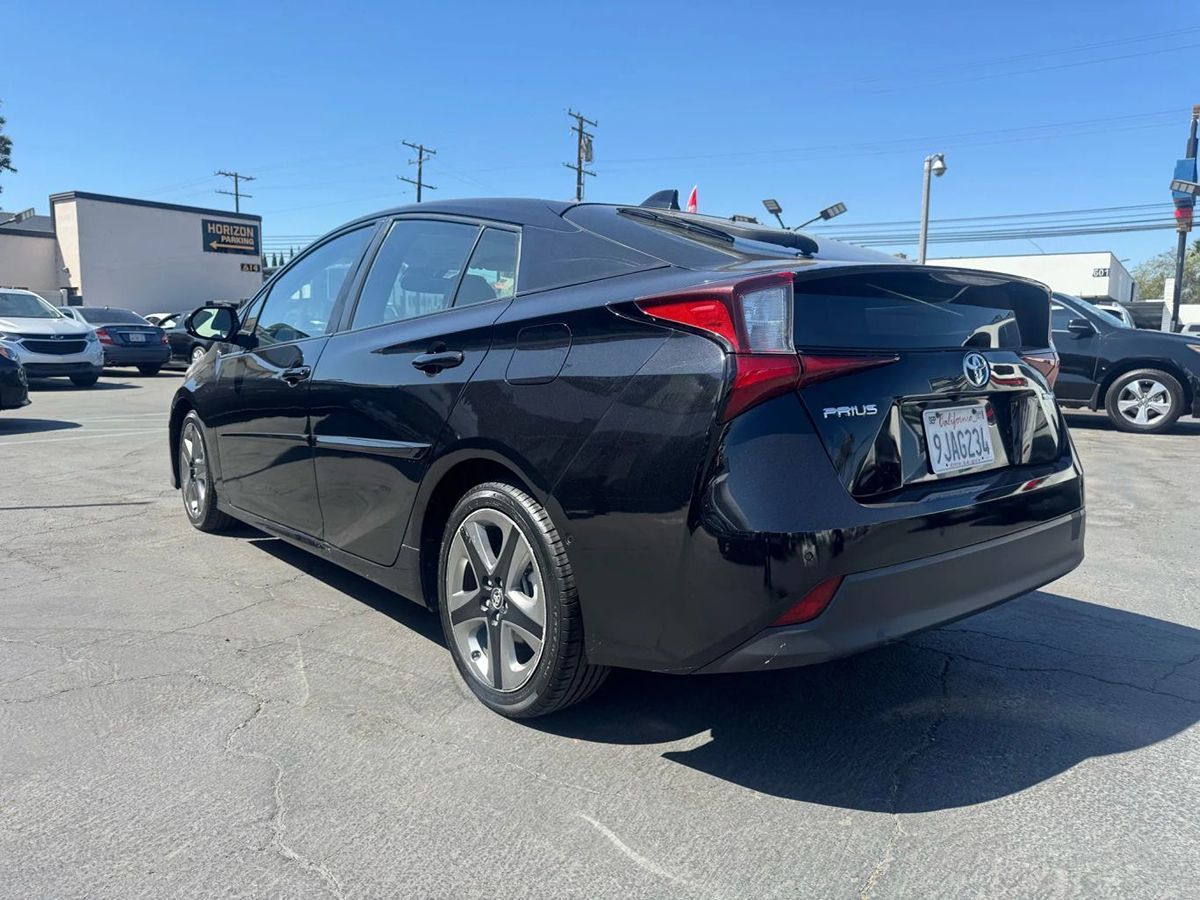 2020 Toyota Prius XLE photo 5