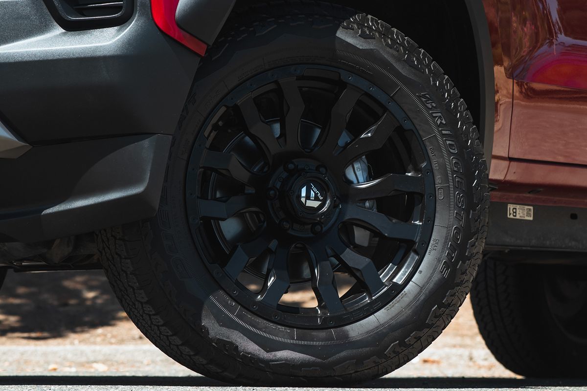 2023 Chevrolet Colorado Trail Boss photo 2