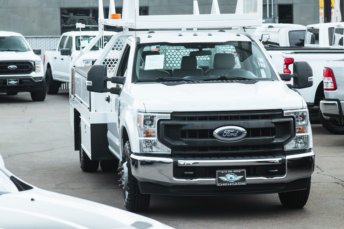 View vehicle photo 7