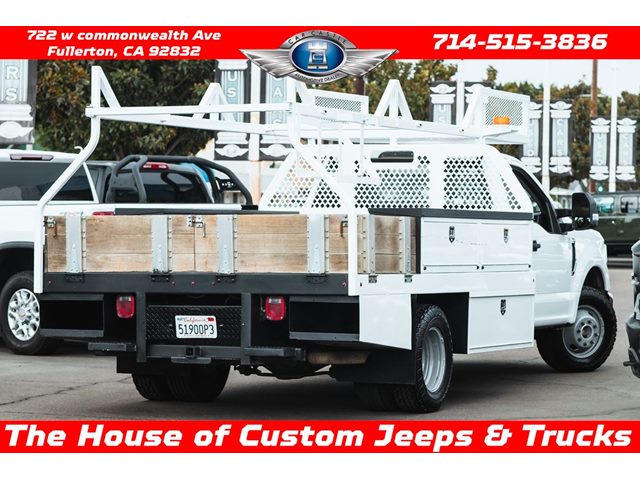 Oxford White 2020 Ford F-350 Super Duty Chassis XL DRW RWD Pickup Truck 4X2 Automatic