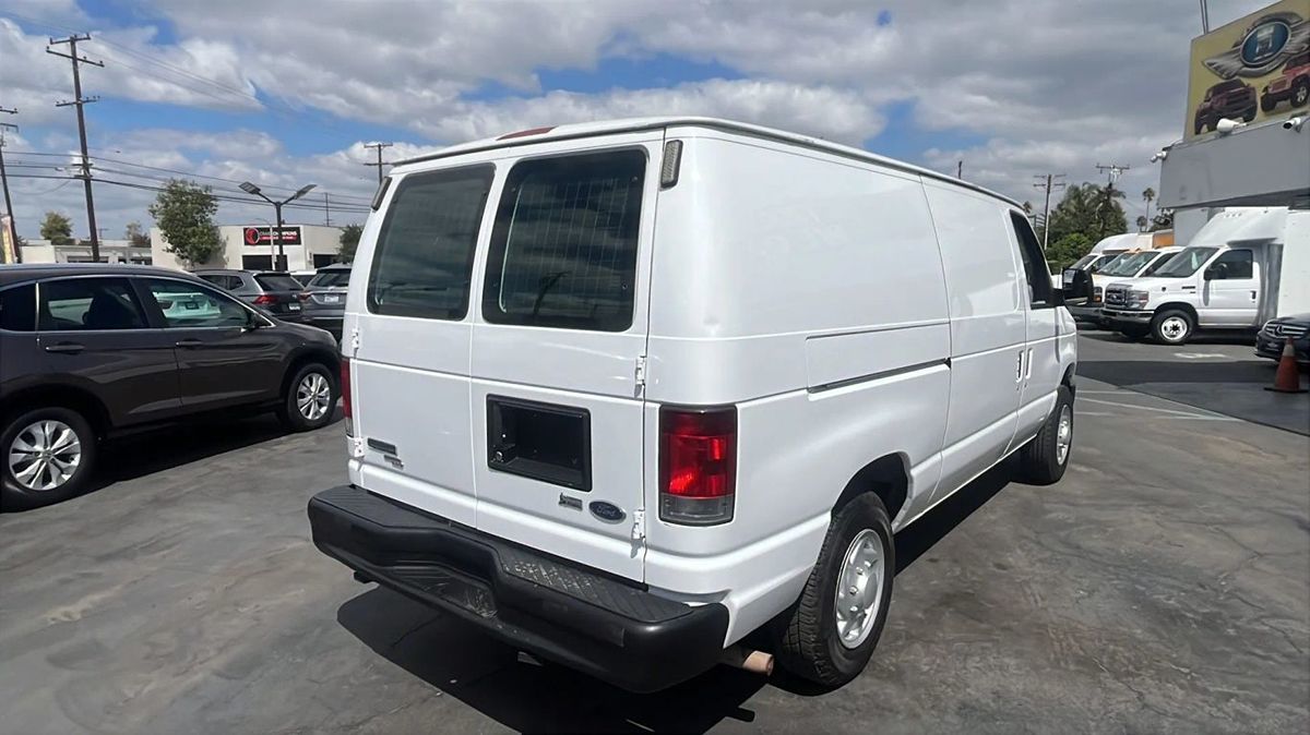 2013 Ford E-150 photo 3