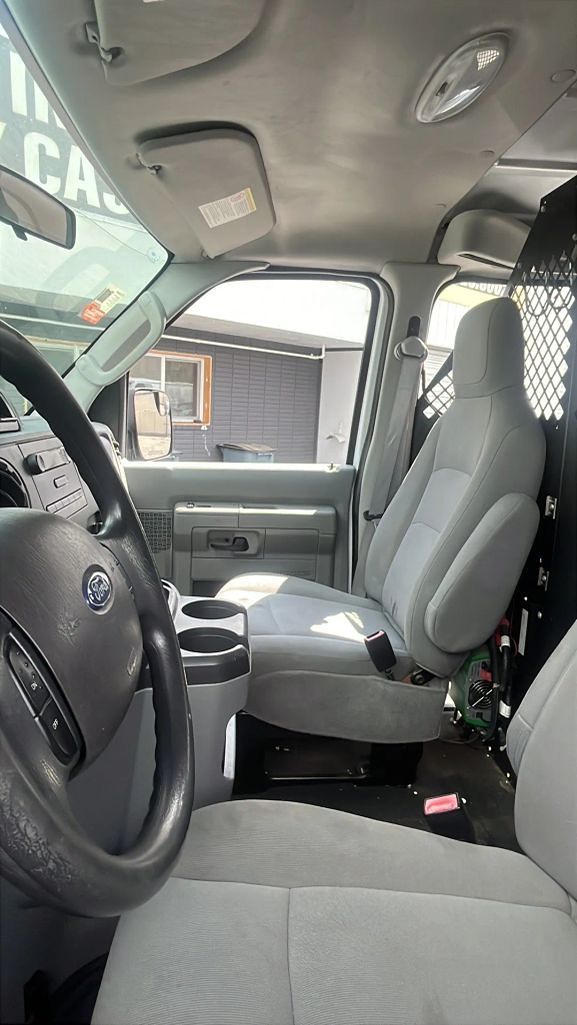 2013 Ford E-150 photo 7