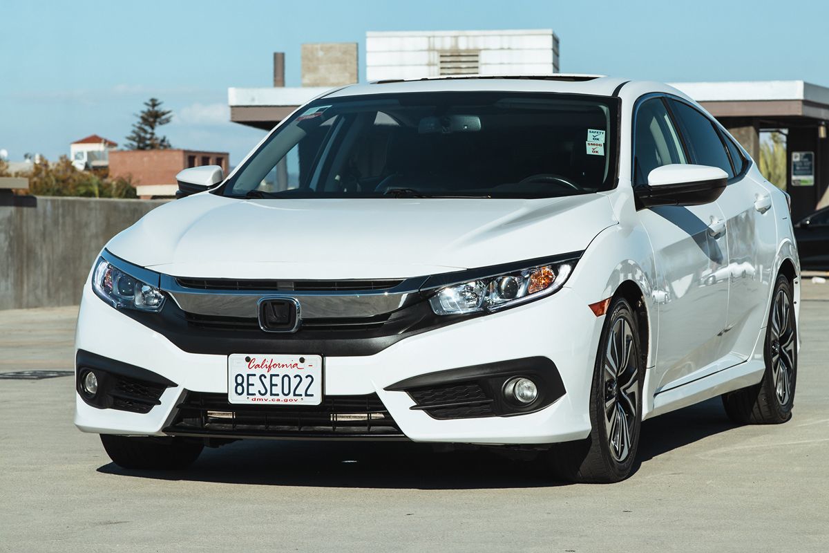 2018 Honda Civic EX-L photo 2