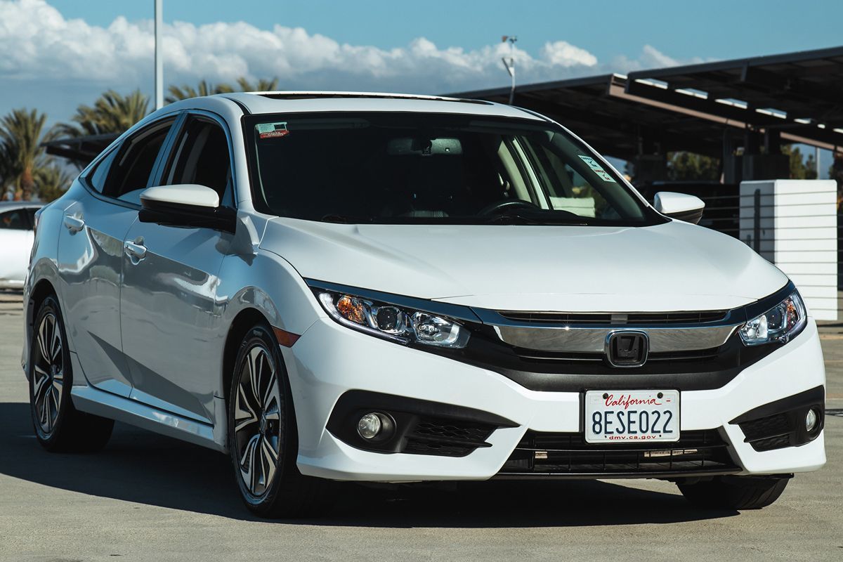 2018 Honda Civic EX-L photo 4